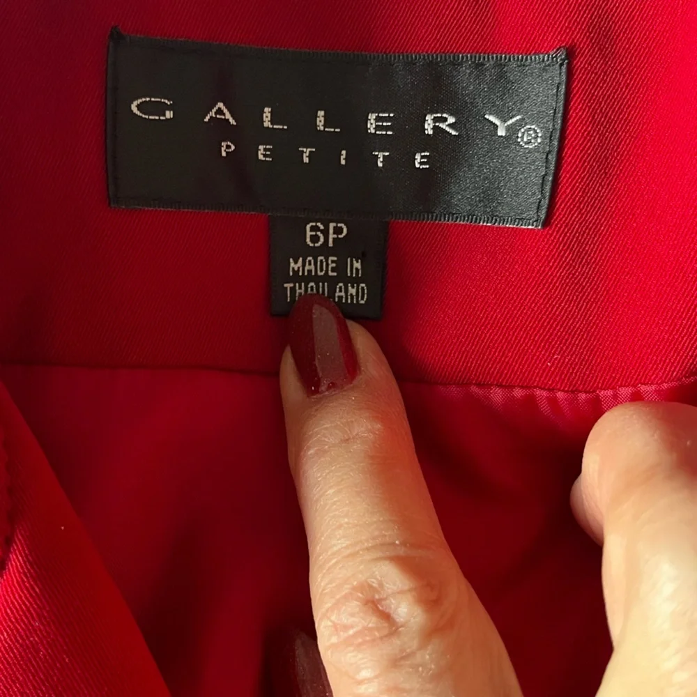 Gallery Red Trench coat size 6P - Picture 12 of 13